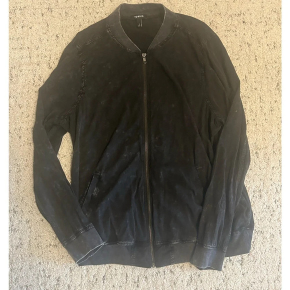 Torrid 2X black bomber with faded  wash excellent condition - Picture 3 of 6